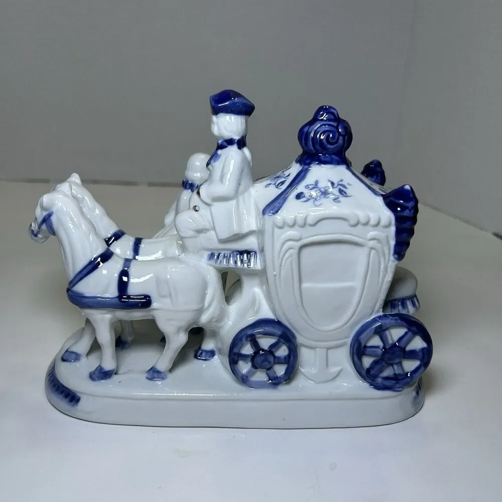 Vintage Victorian/Colonial Porcelain Horse Drawn Carriage Figurine White/Blue